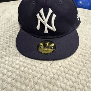 New Era Dark Blue Yankees Cap with White Emblem for toddler